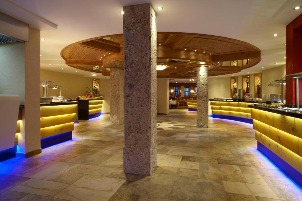 Familien Hotel Mozart Ried im Oberinntal Exterior photo