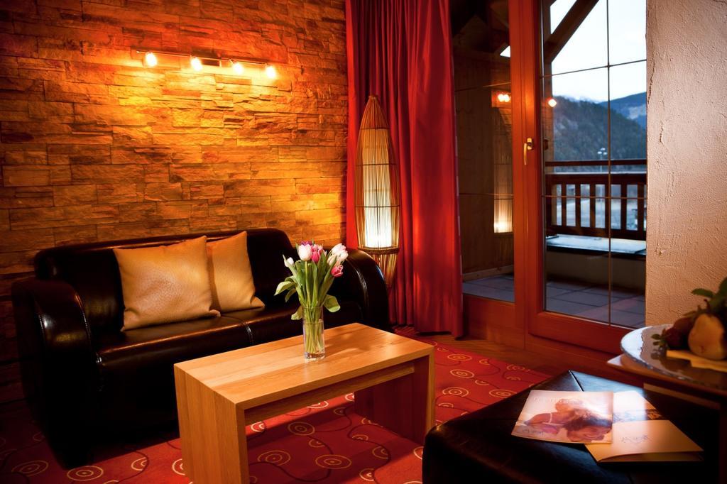 Familien Hotel Mozart Ried im Oberinntal Exterior photo